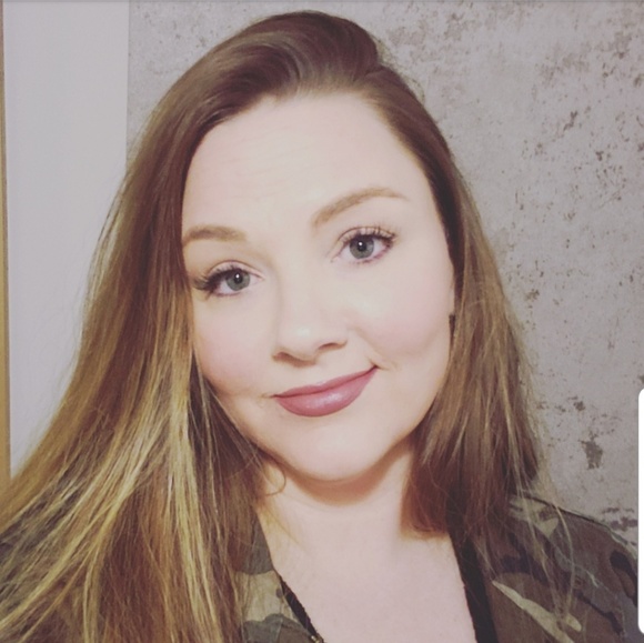 Meet your Posher, Kristin - Picture 1 of 1